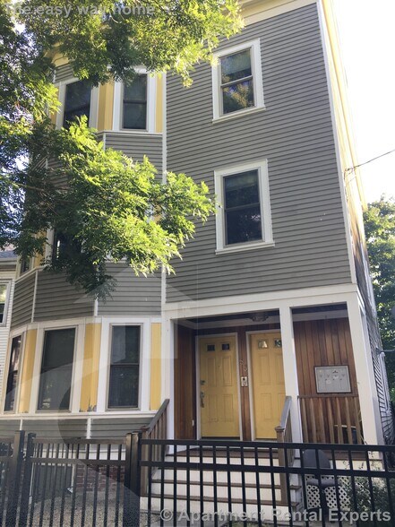 Building Photo - 56 Market St