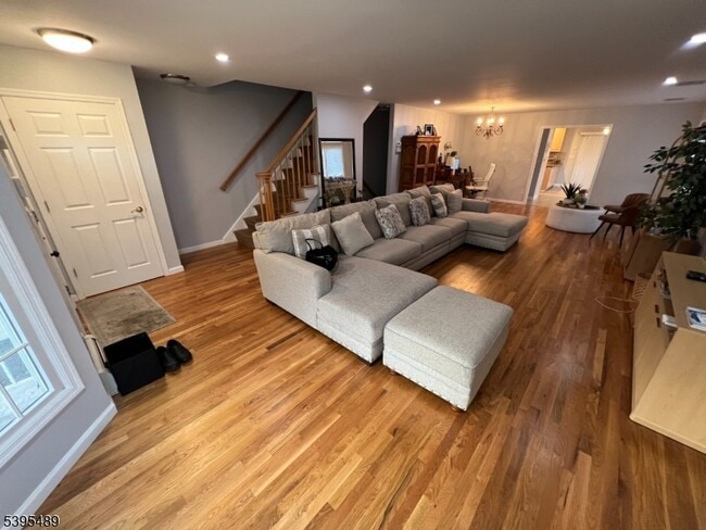 Building Photo - 497 Division Ave