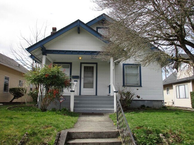 Building Photo - 4826 Park Ave. S