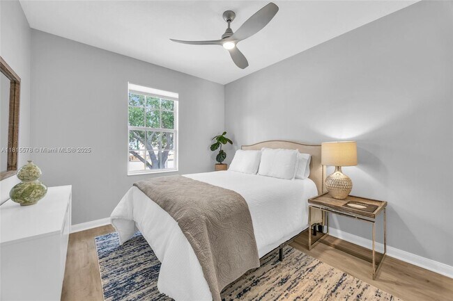 Building Photo - 418 Capistrano Dr