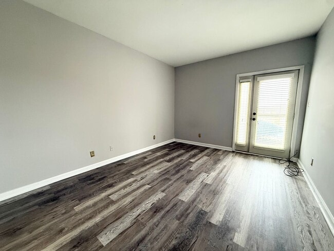 Building Photo - 5709 Lyons View Pike