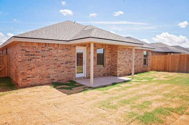 Building Photo - Fresh, Functional, and Move-In Ready | Sil...