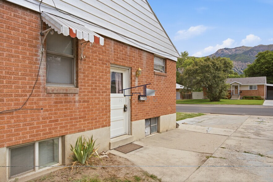 Building Photo - 3729 Quincy Ave