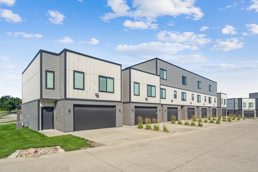 Building Photo - 3 Crosby Park Dr