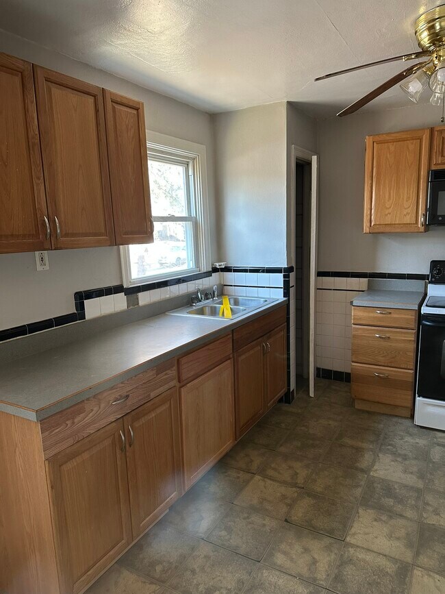 Building Photo - 7007 Paisley Dr