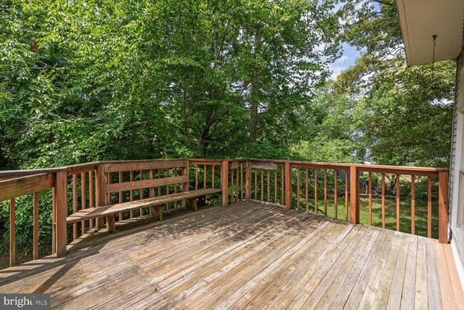 Building Photo - 18862 Crossroads Ct