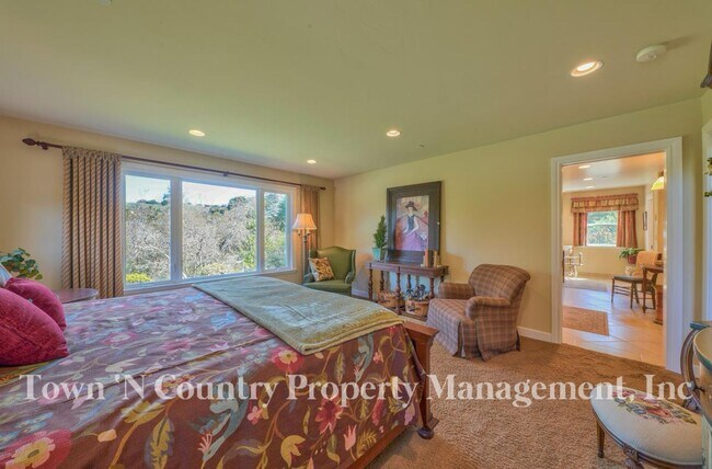 Building Photo - Spacious San Benancio Estate on Over 1 Acre with Workshop, RV Parking & Pasture Area