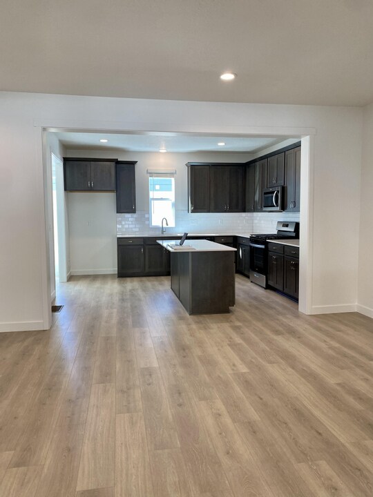 Building Photo - 638 N Autumn Ash Cir