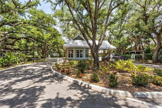 Building Photo - 19325 Water Oak Drive