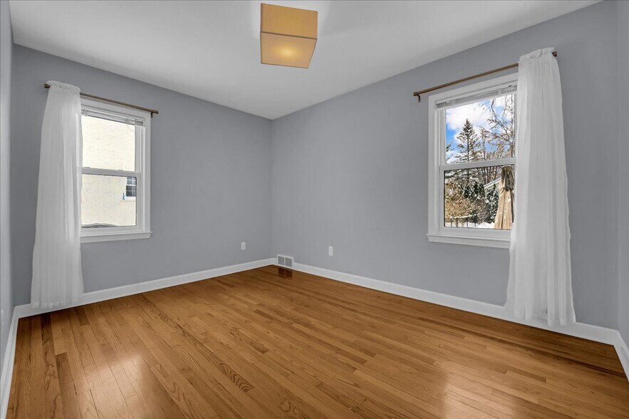 Building Photo - 2299 W Lincoln St