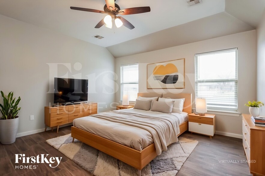 Building Photo - 517 Siena Dr