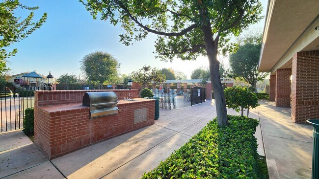 Building Photo - 11710 Walderi St