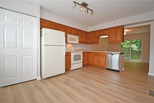 Building Photo - 2291 Flint Dr