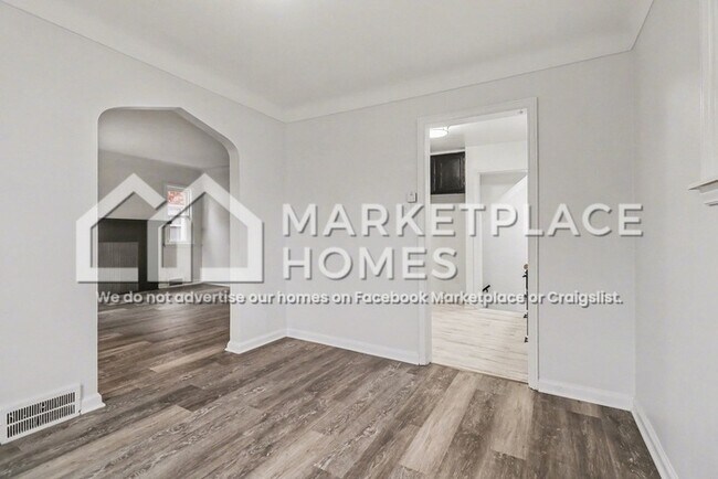 Building Photo - 11235 Roxbury St