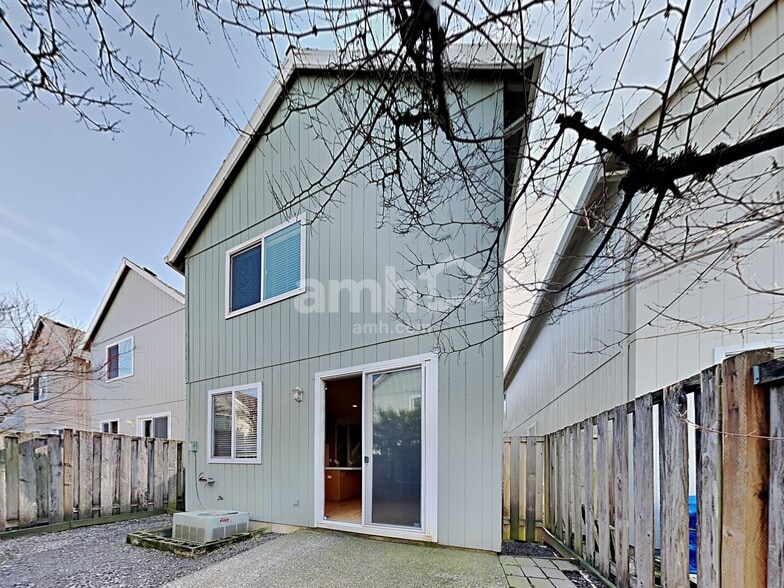 Building Photo - 17633 SW Falling Leaf Ct