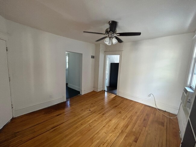 Building Photo - 120 S Blair St
