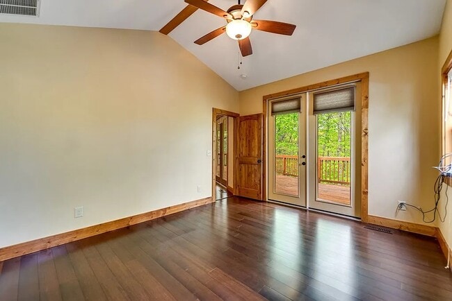 Building Photo - 651 Chalk Hill Rd