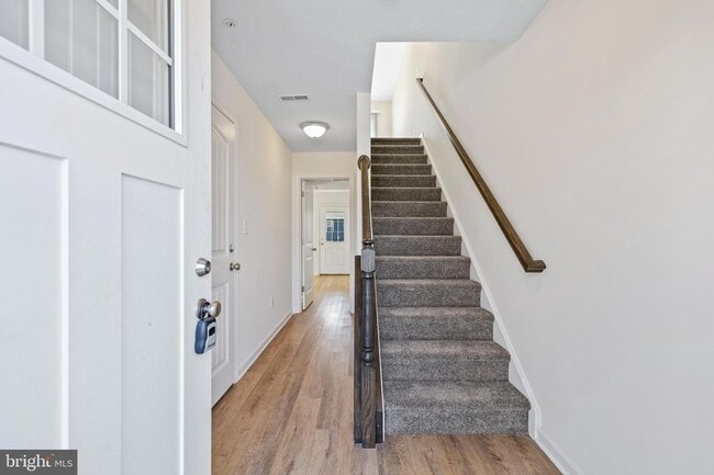 Building Photo - 778 Bassett Dr
