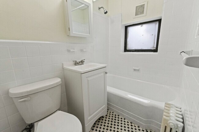 Building Photo - 38-40 Cedar Street Unit 335