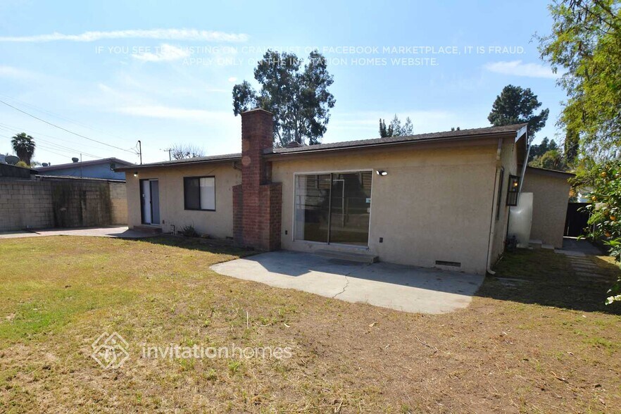 Building Photo - 1754 S Burton Rd