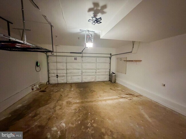 Building Photo - 18133 Scenic Creek Ln