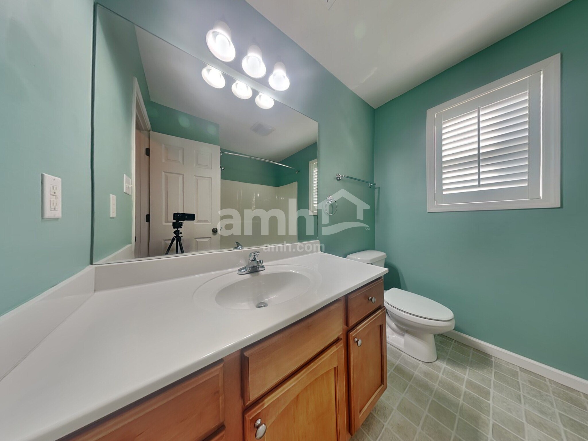 Building Photo - 6560 Gentlewinds Dr