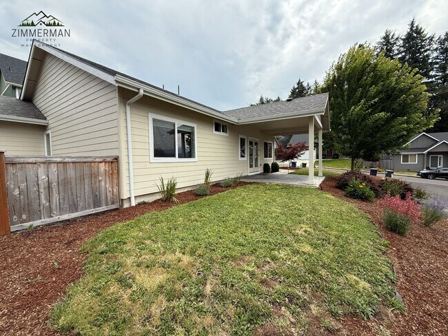 Building Photo - Beautiful 3 bed Home in Lowell