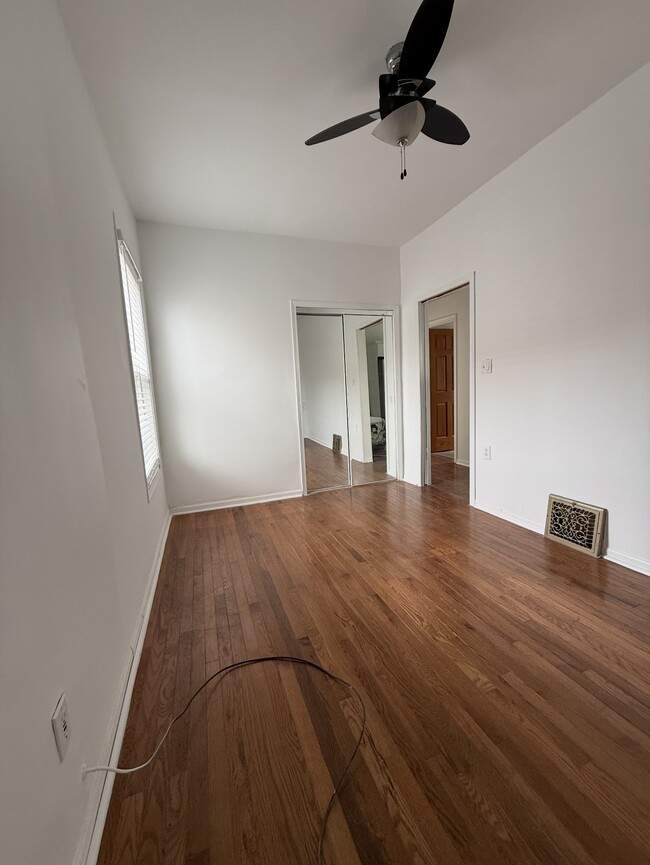 Building Photo - Singleton Multifamily Building