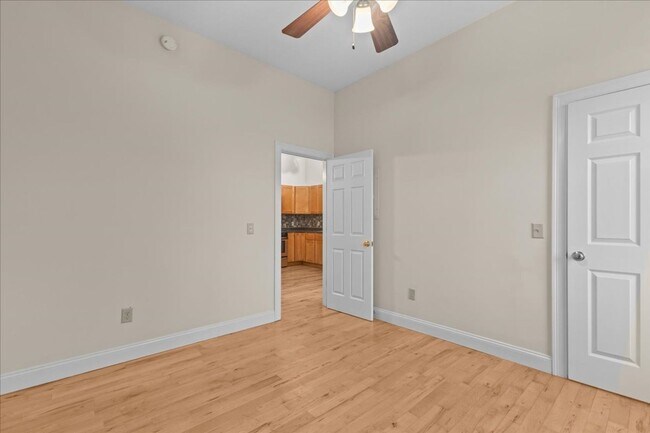 Building Photo - 51 N Champlain St