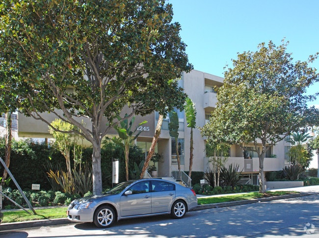 Primary Photo - Smithwood Atrium
