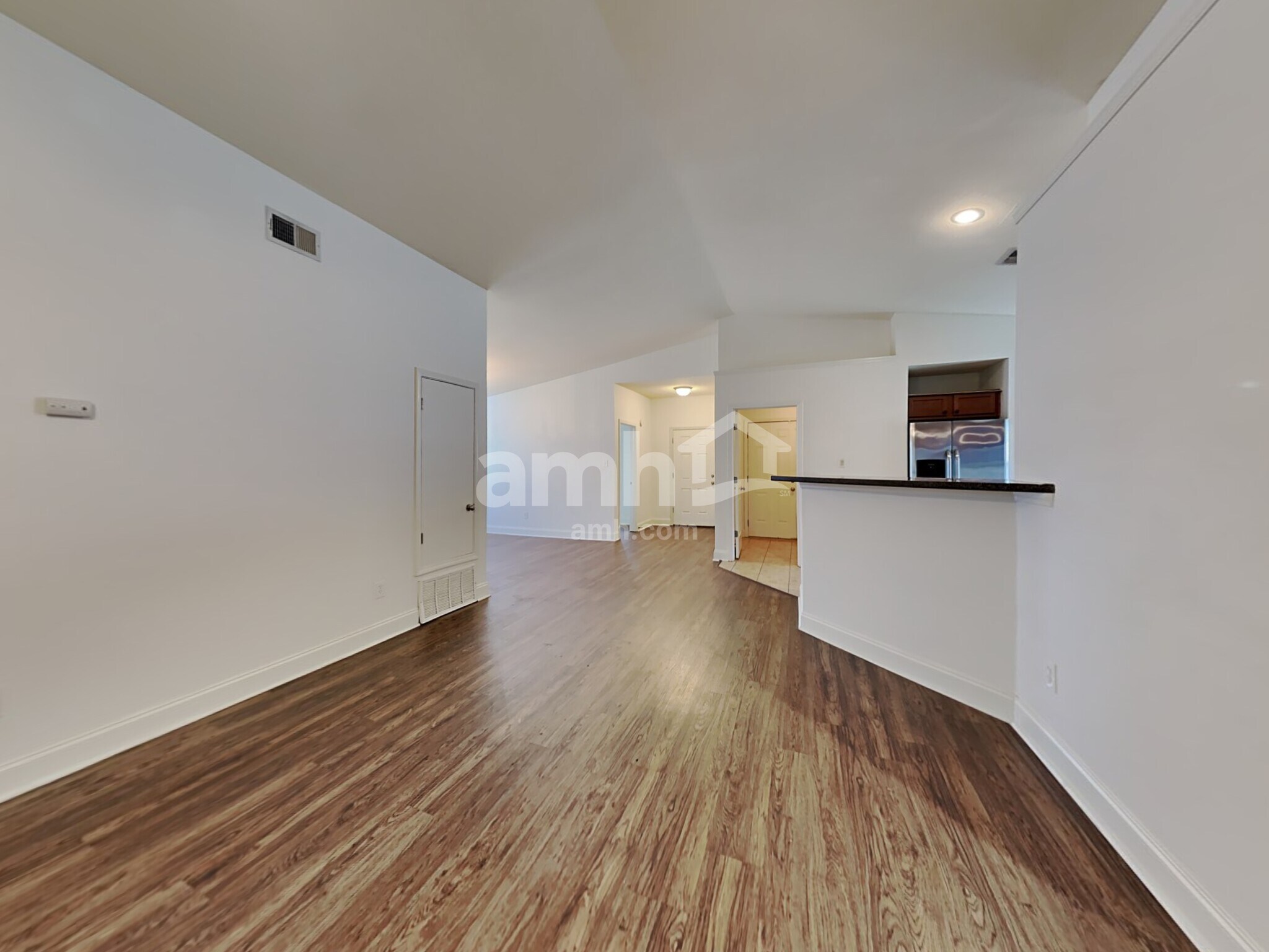Building Photo - 2961 S Hartland Dr
