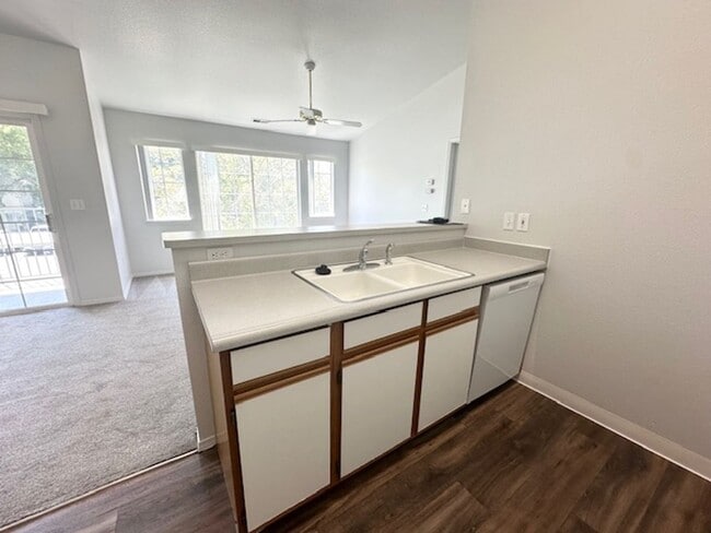 Building Photo - Affordable living at Westside Apartments!