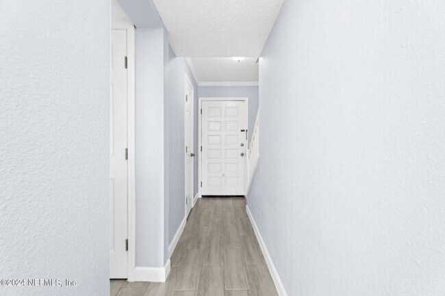 Building Photo - 3870 Mission Dr