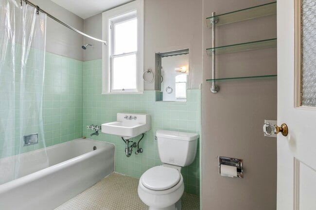 Building Photo - 2418 Marti Rae Ct