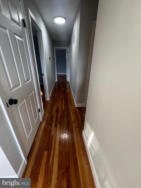 Building Photo - 10123 Eastlake Dr