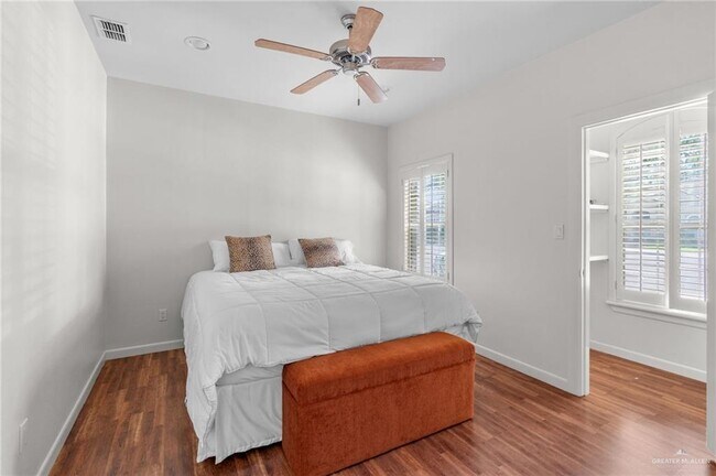 Building Photo - 15 D S St