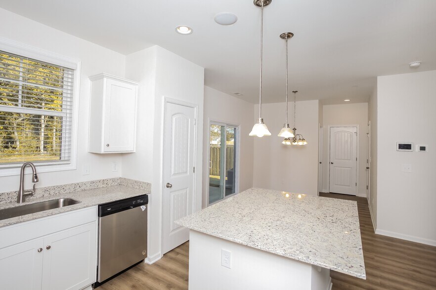 Building Photo - 176 Wahoo Cir