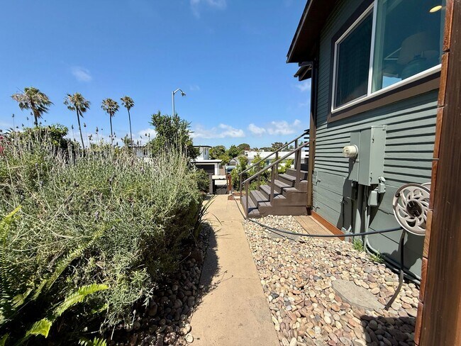 Building Photo - Gorgeous Fully Furnished Ocean Beach Retreat + FLEXIBLE STAY