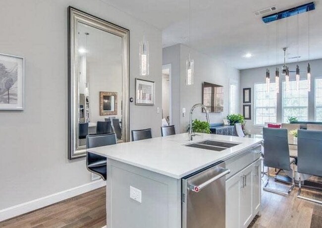 Building Photo - 5015 Meridian-13299