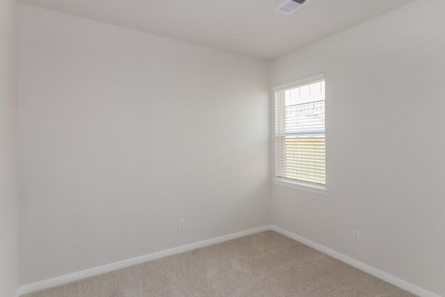 Building Photo - 405 Sunny Highlands Dr