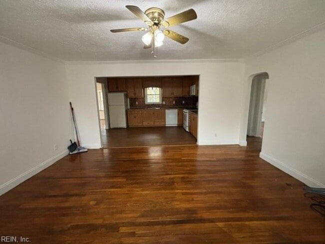 Building Photo - Maple Hall