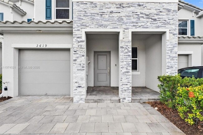 Building Photo - 2619 SE 11th St