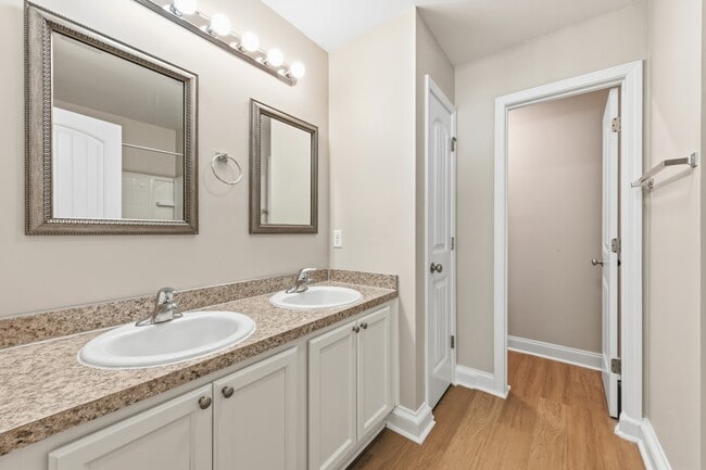 Building Photo - 240 Canyon Oak Loop