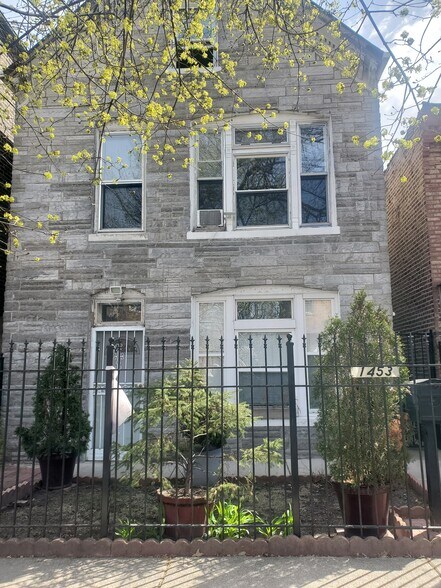 Building Photo - 1453 N Springfield Ave