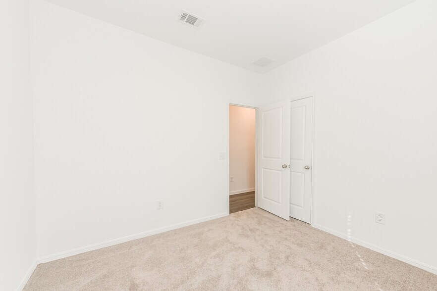 Building Photo - 14483 Cedar Ledge Ln
