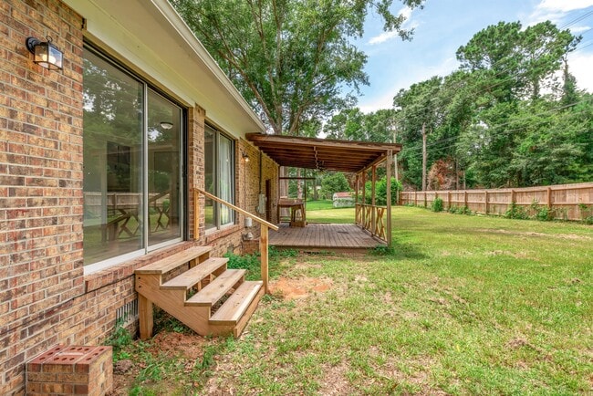 Building Photo - 302 Antler Dr