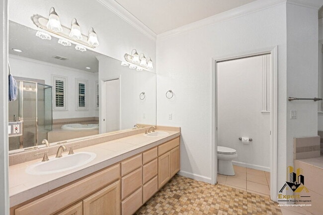 Building Photo - 5291 Bryant Rd