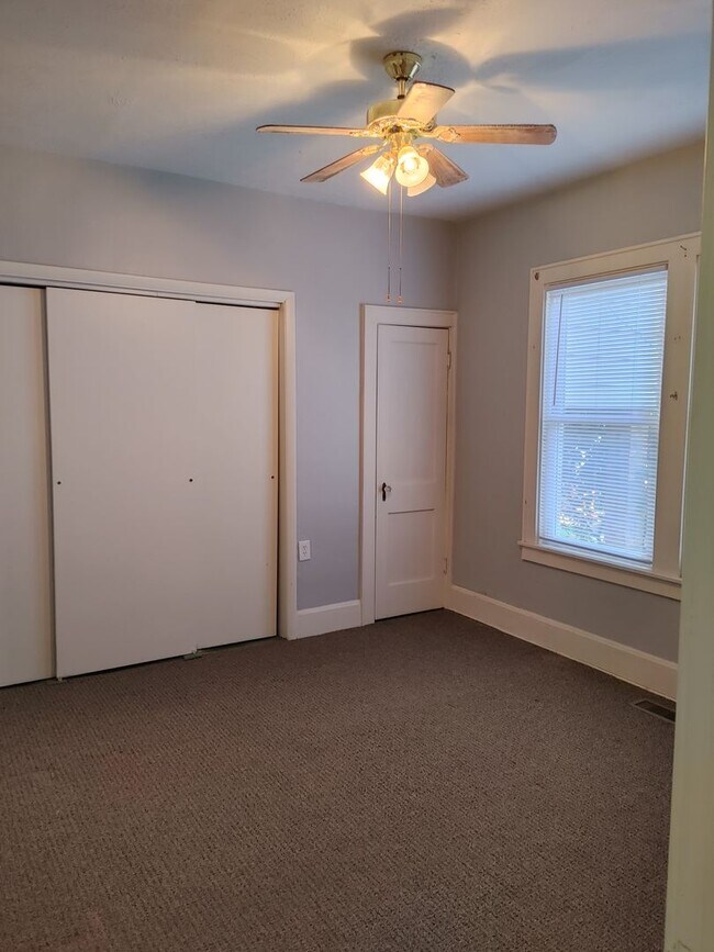 Building Photo - 2317 Broad St