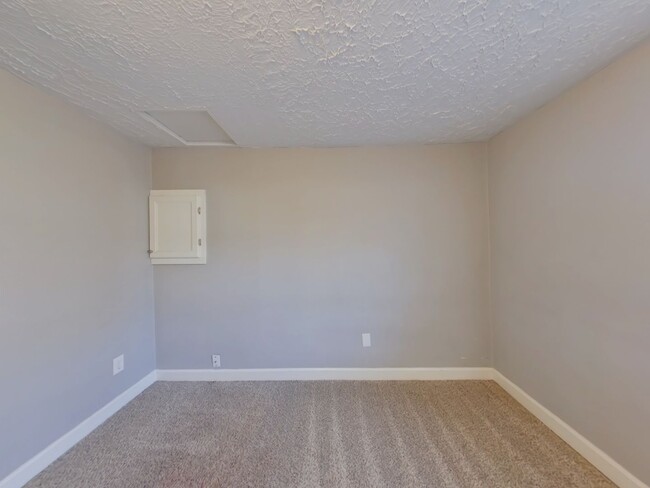 Building Photo - 2241 Santa Fe S