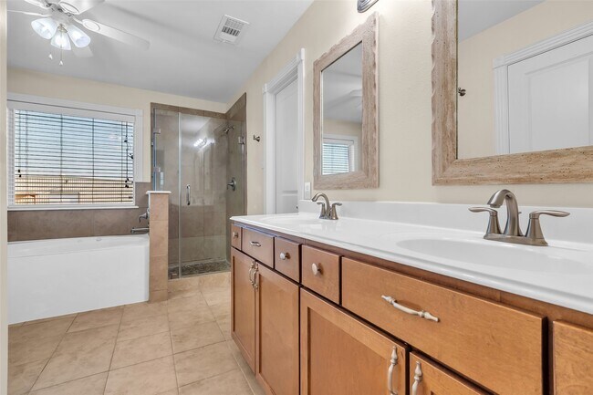 Building Photo - 1931 Flycaster Dr